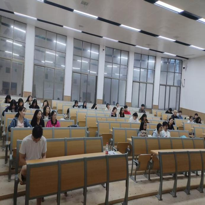 貧しい学校に -  Yblioukeチャリティイベント