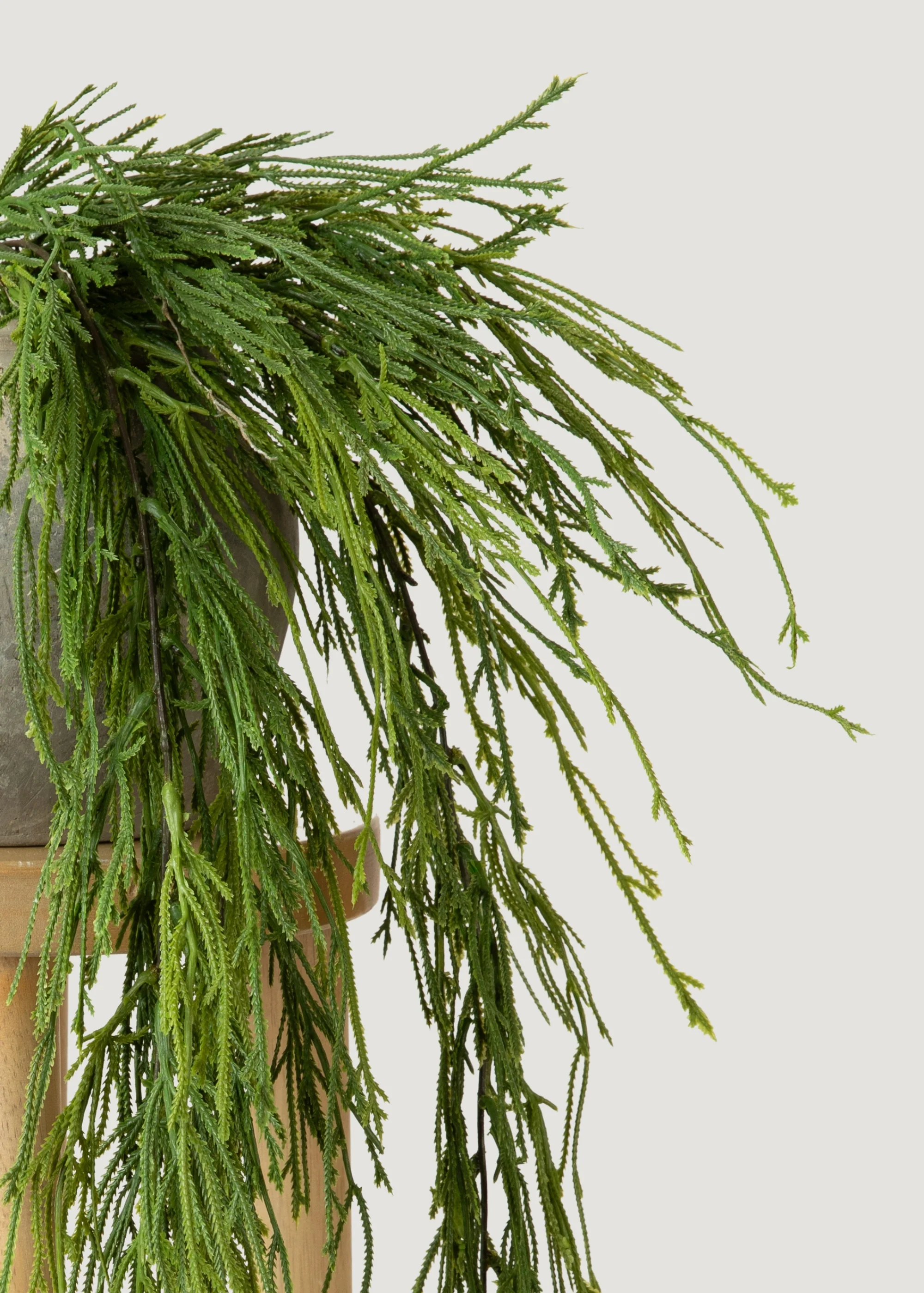 indoor_outdoorフェイクハンギングモスシダ植物は100から始まります