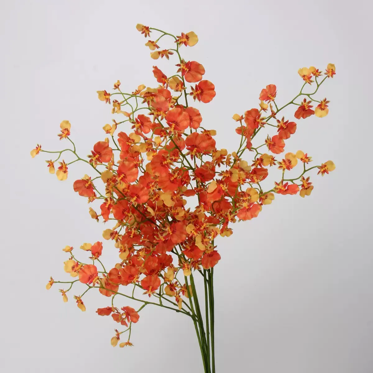 The application of silk flower corsages for weddings