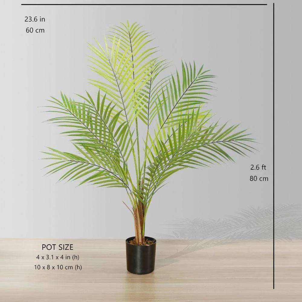 人工のアレカヤシの木が鉢植え植物