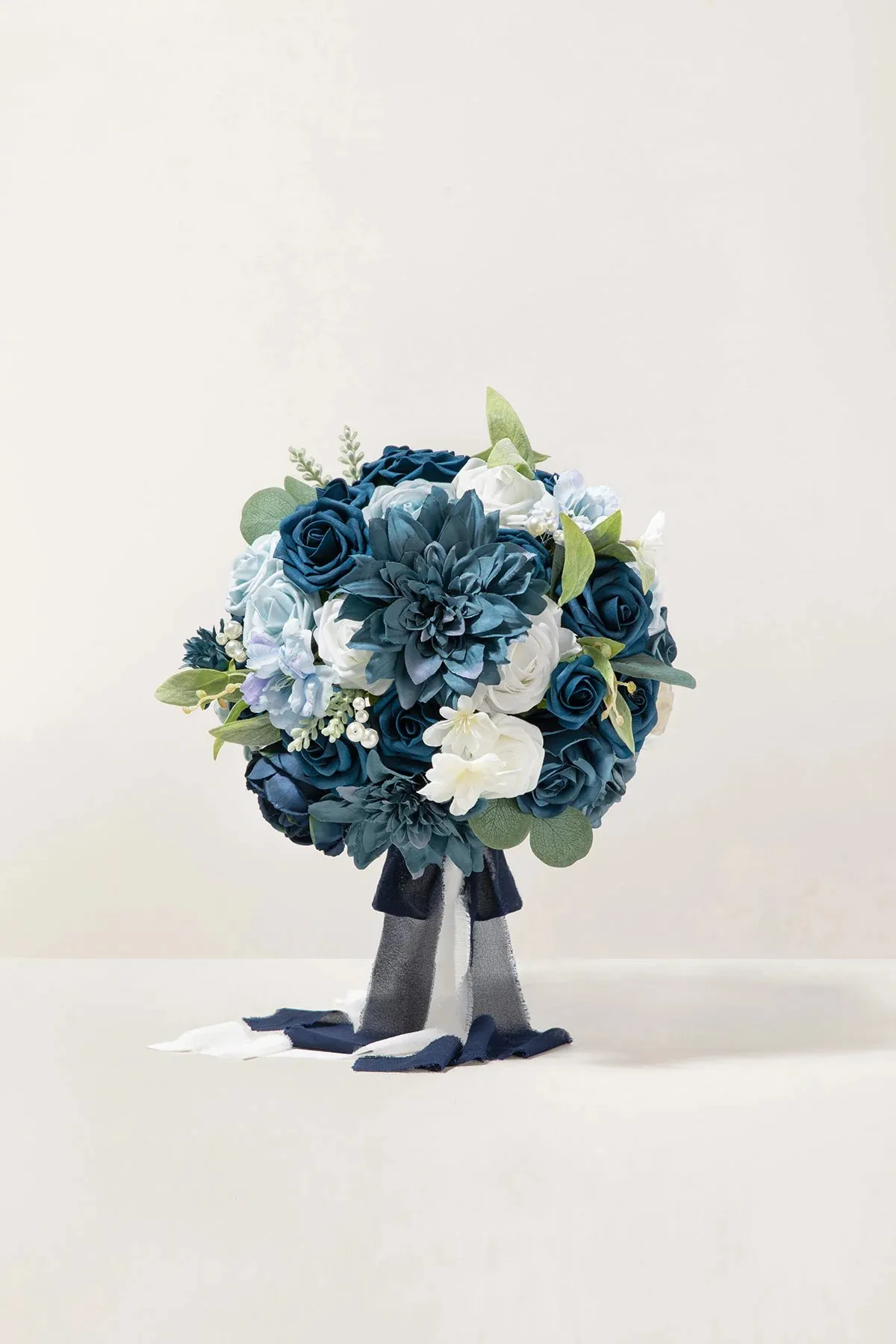 Royal Sphere Eregance Bouquet